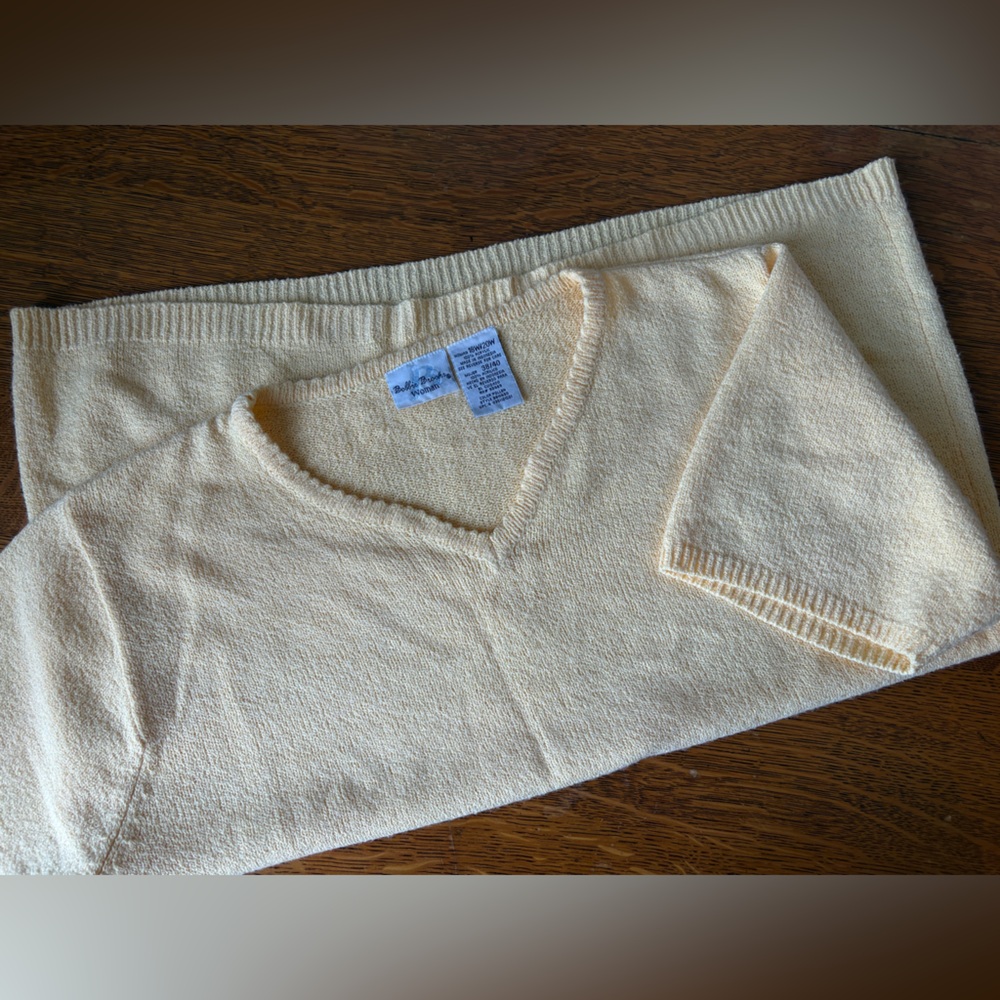 Bobbie Brooks Women's Size 18W / 20W Butter Yellow Knit Sweater V-Neck - Picture 5 of 15